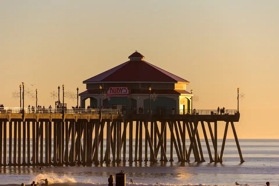 Ruby's, at the end of Huntington Beach pier, California.