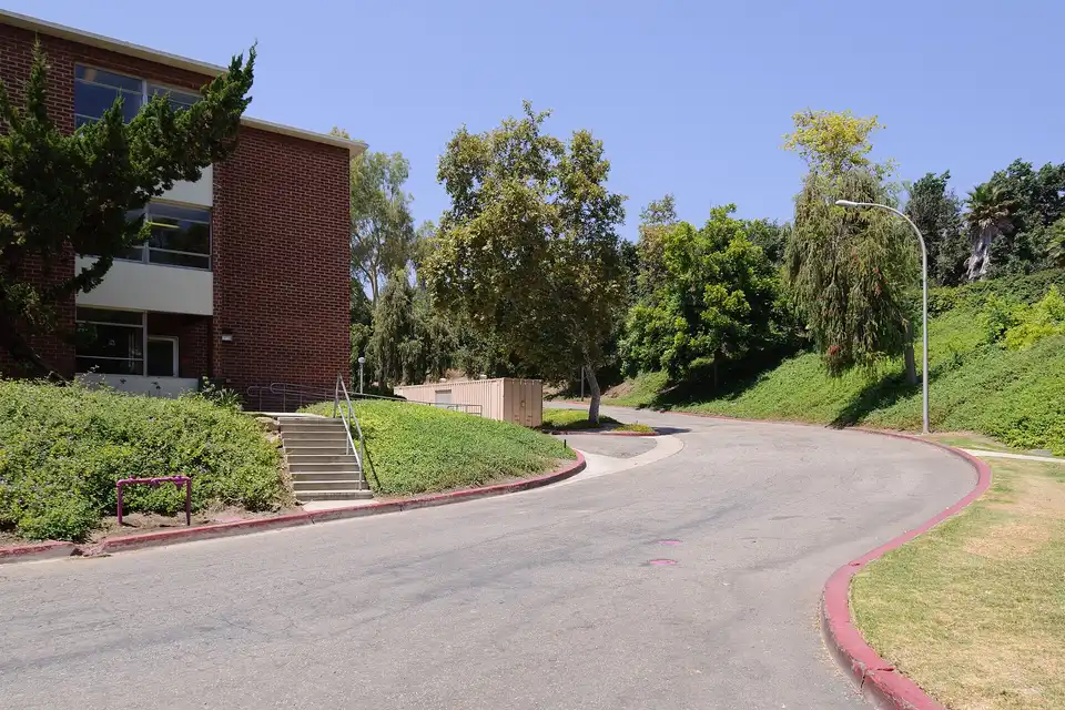 Sycamore Lane and Encinitas Hall (Building 20), California State Polytechnic Uni